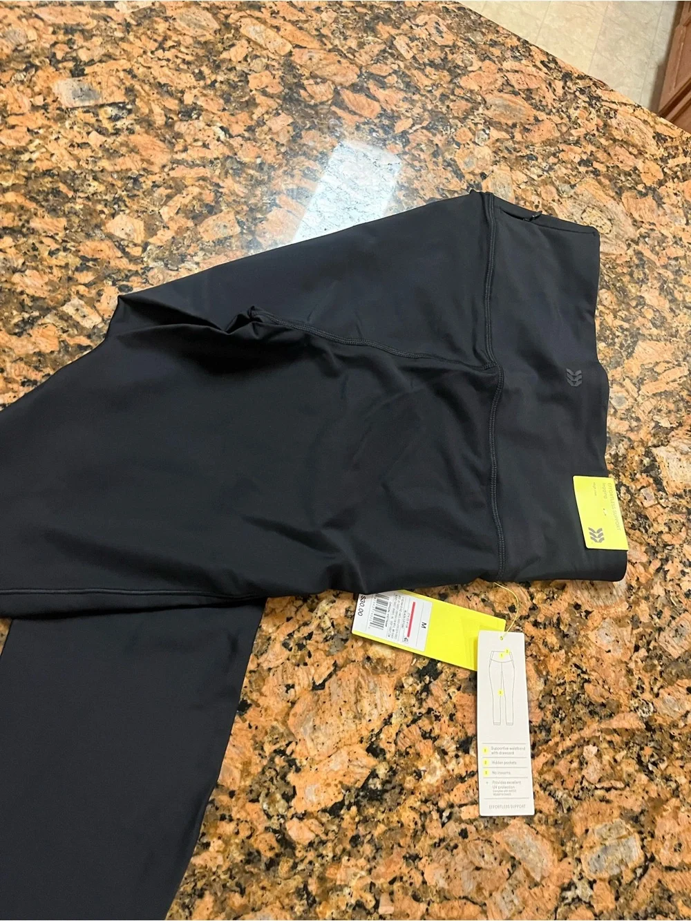 All in motion workout/gym black leggings,High rise.Medium - Picture 3 of 4
